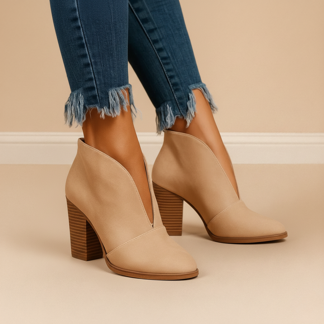 Sienna – Stivaletti con scollo a V e tacco impilato
