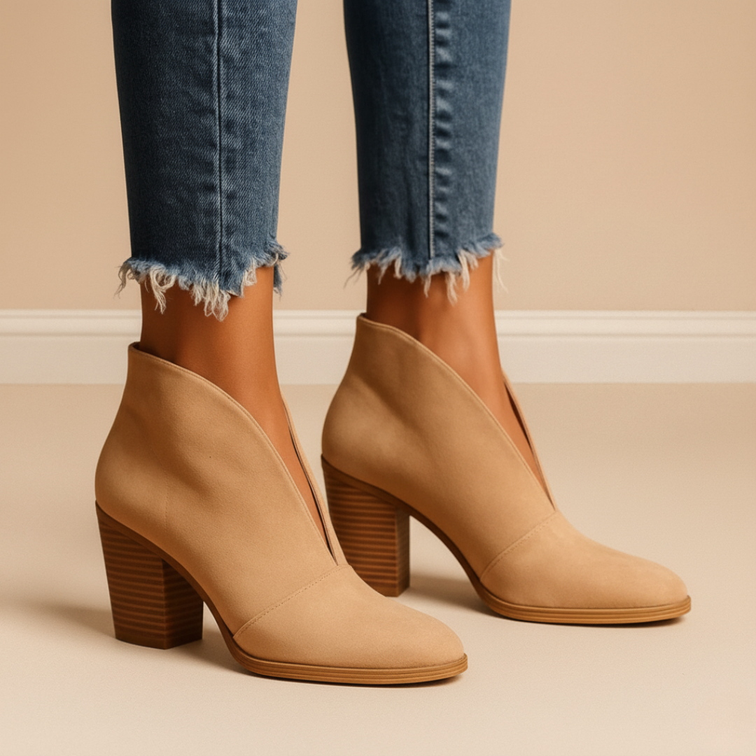 Sienna – Stivaletti con scollo a V e tacco impilato