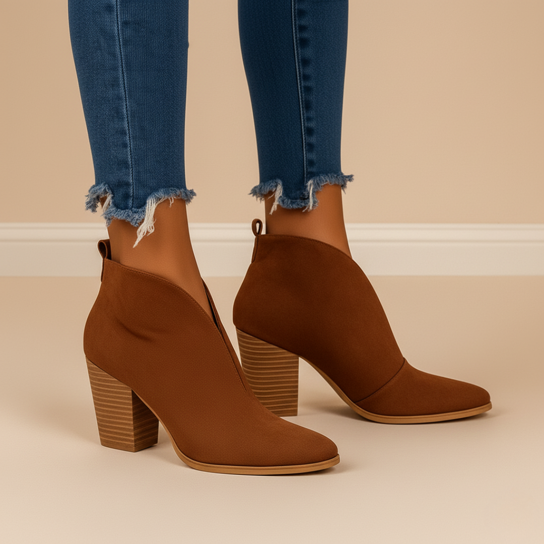 Sienna – Stivaletti con scollo a V e tacco impilato