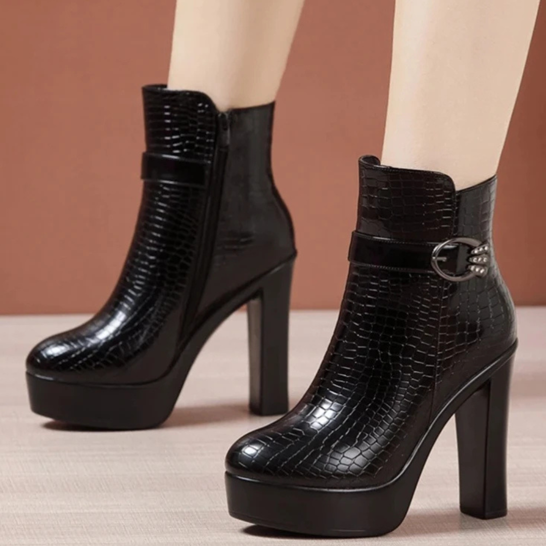 Selene – Stivali con plateau effetto cocco e fibbia