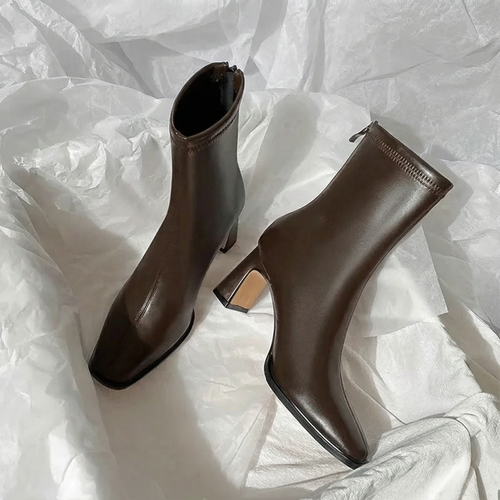 Beluchi – Stivaletti con tacco slanciato