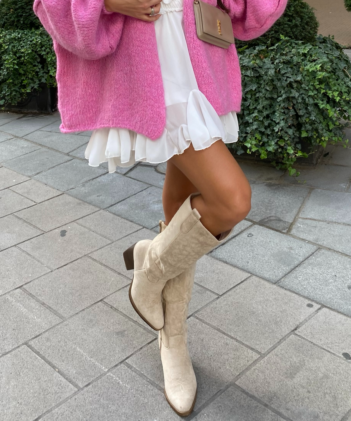 Selenay | Stivali cowboy alti effetto scamosciato beige
