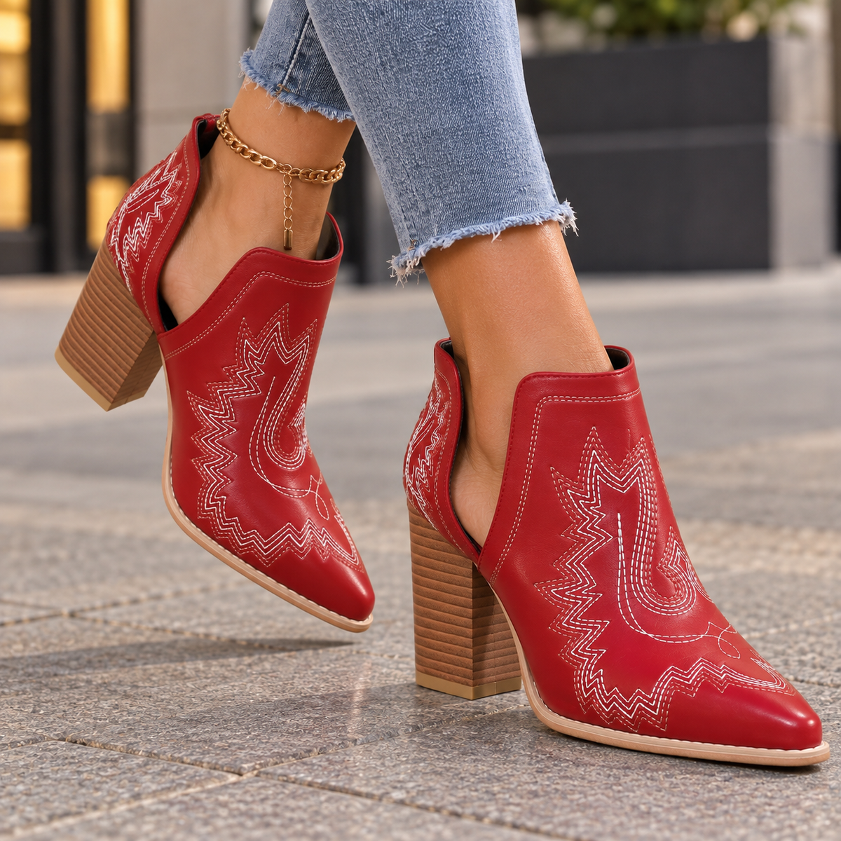 Jolene – Stivaletti western traforati con ricami