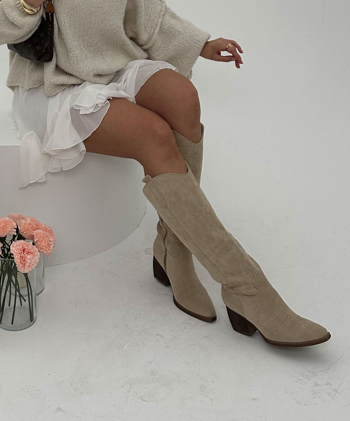 Selenay | Stivali cowboy alti effetto scamosciato beige