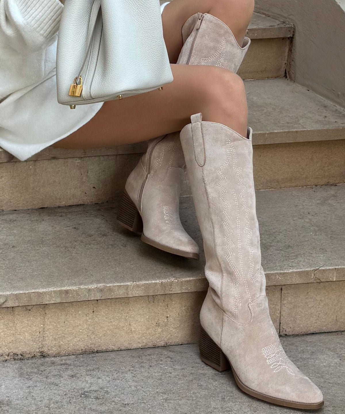 Selenay | Stivali cowboy alti effetto scamosciato beige
