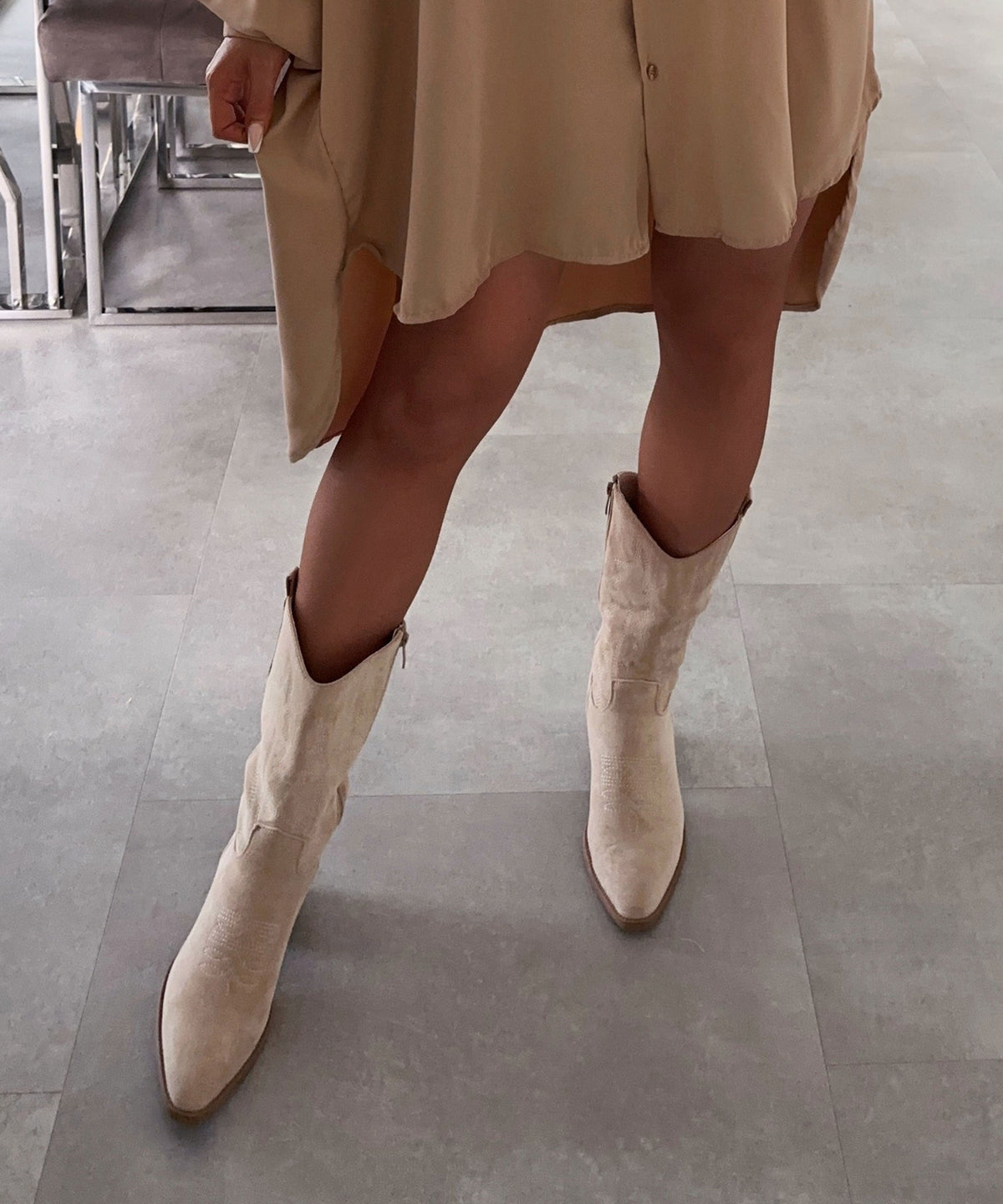 Selenay | Stivali cowboy midi effetto scamosciato beige