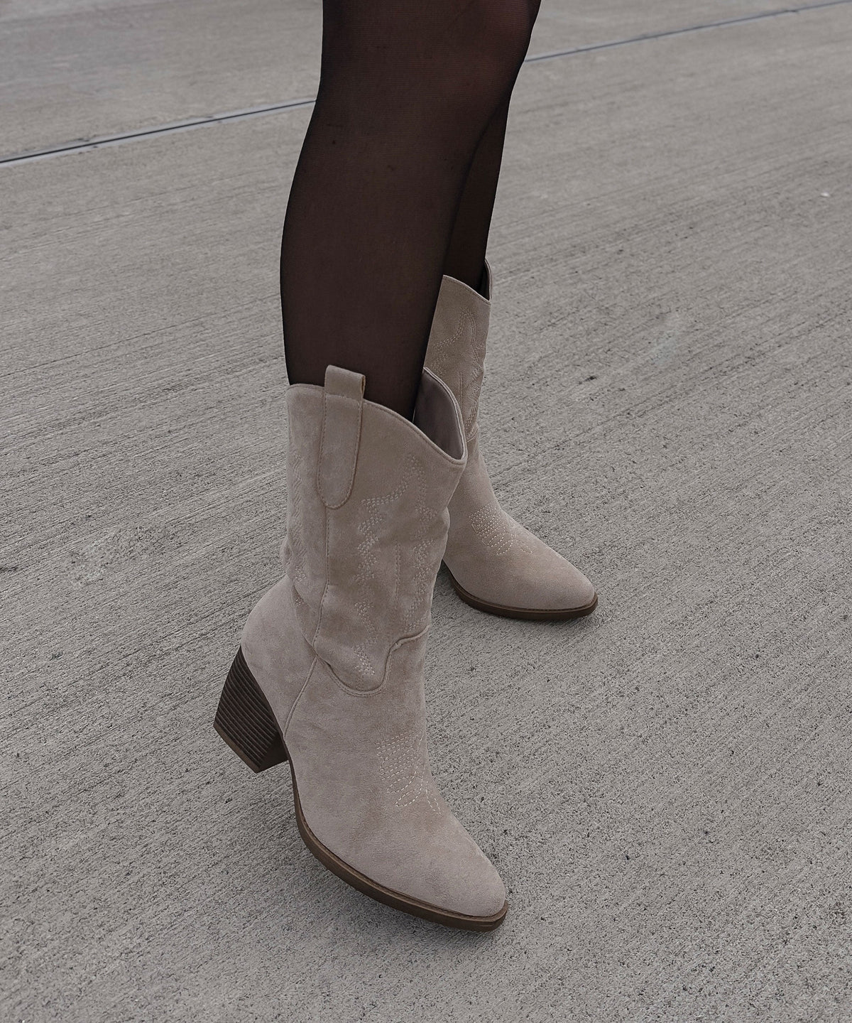 Selenay | Stivali cowboy midi effetto scamosciato beige