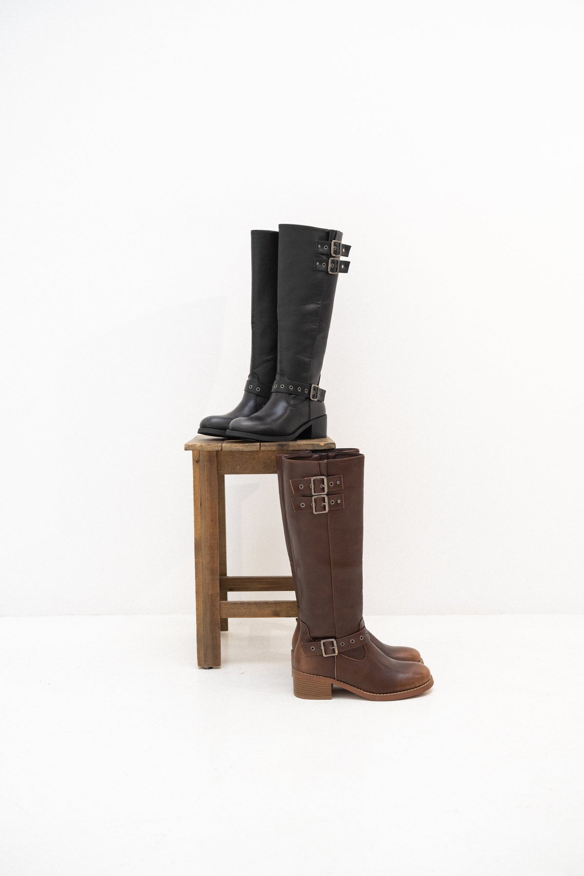 Stivali biker marroni con tre fibbie – Maya