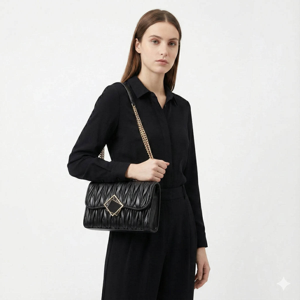 Compact Leather Bag - Vienza