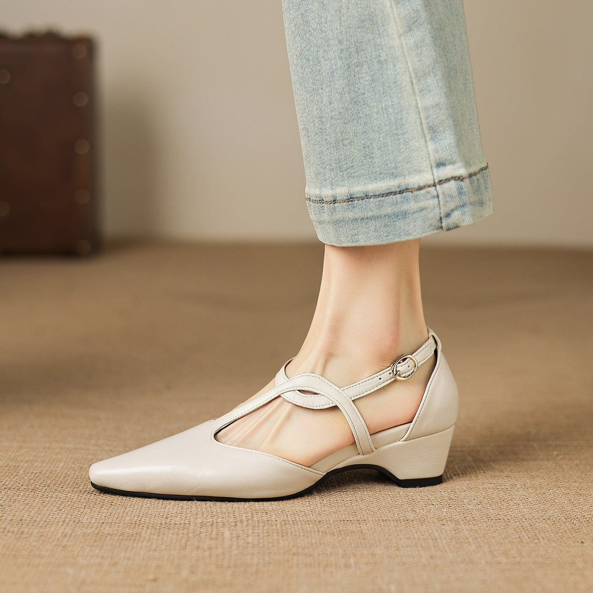 Mia | Scarpe in vera pelle con cinturino a T