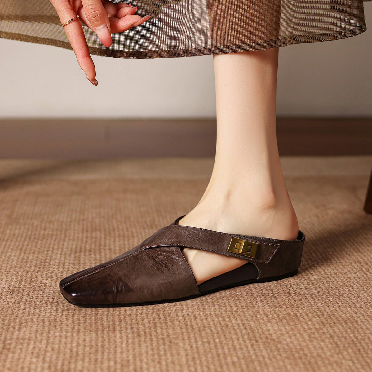 Delysa | Mules in vera pelle con fasce incrociate