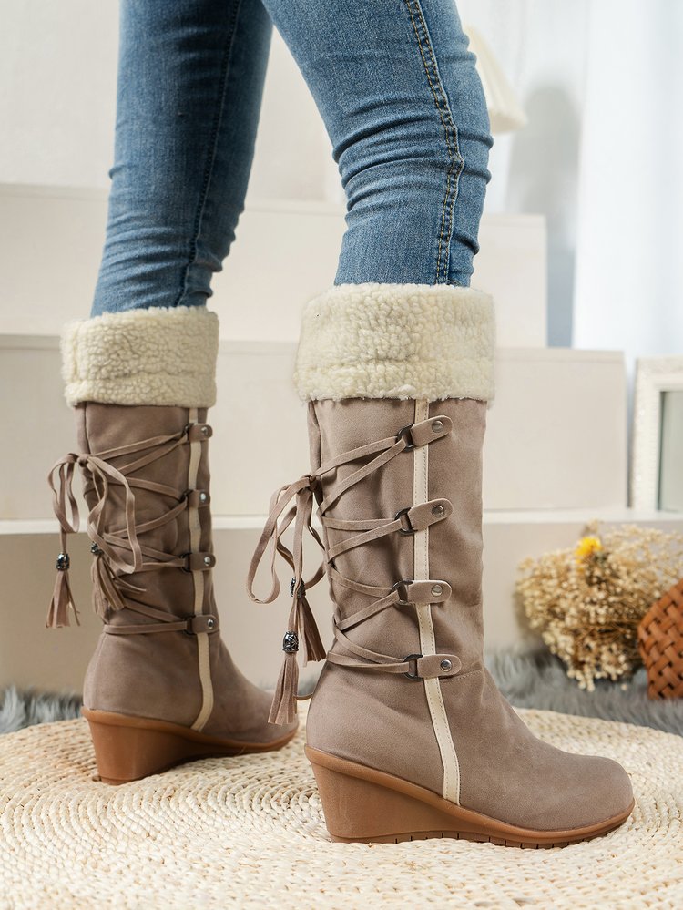Aspen – Stivaletti con zeppa e bordo in sherpa
