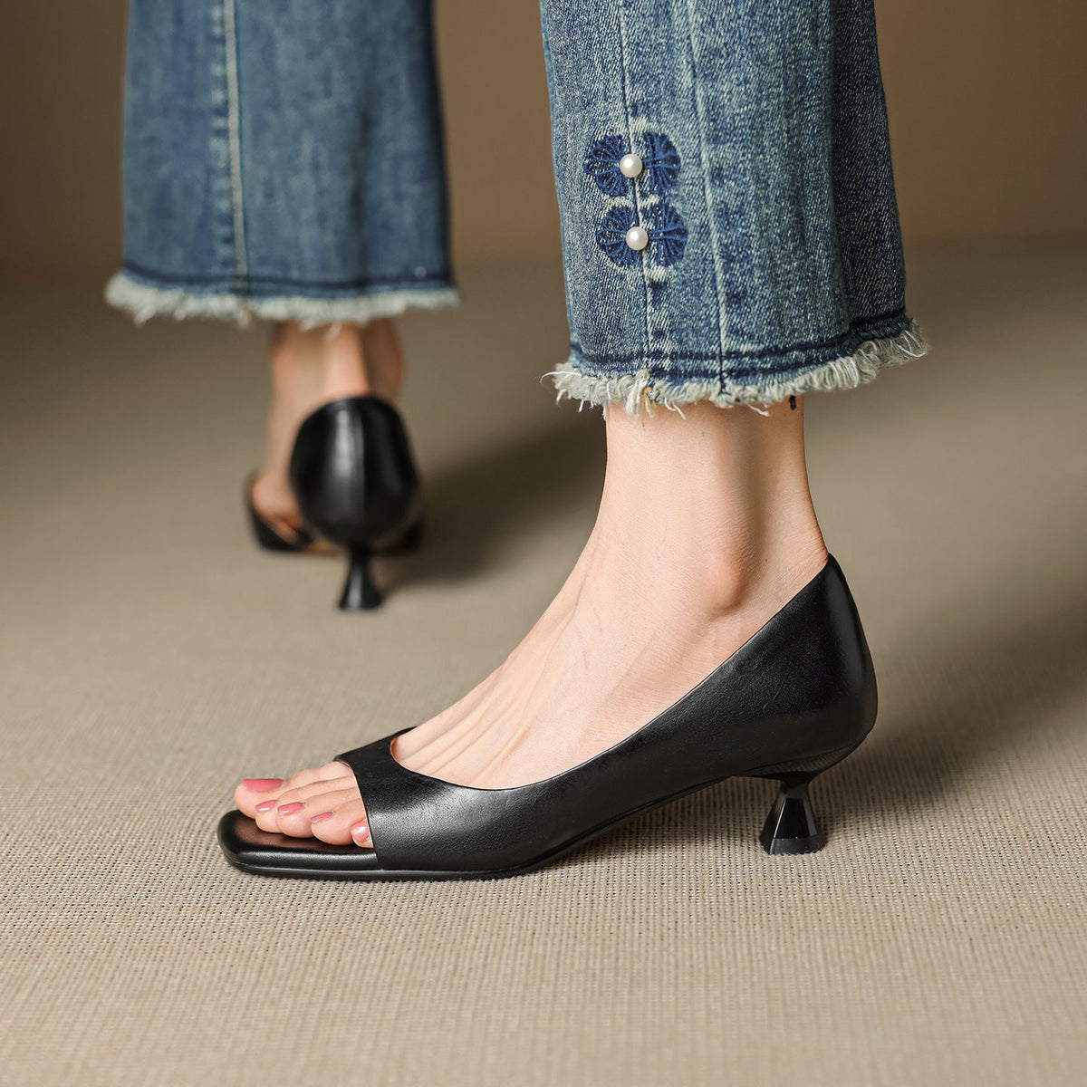 Celin | Décolleté peep-toe con tacco kitten