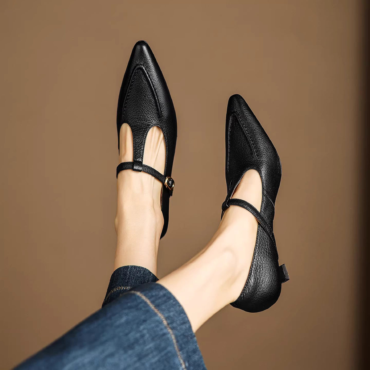 Tirea | Décolleté in vera pelle con cinturino a T