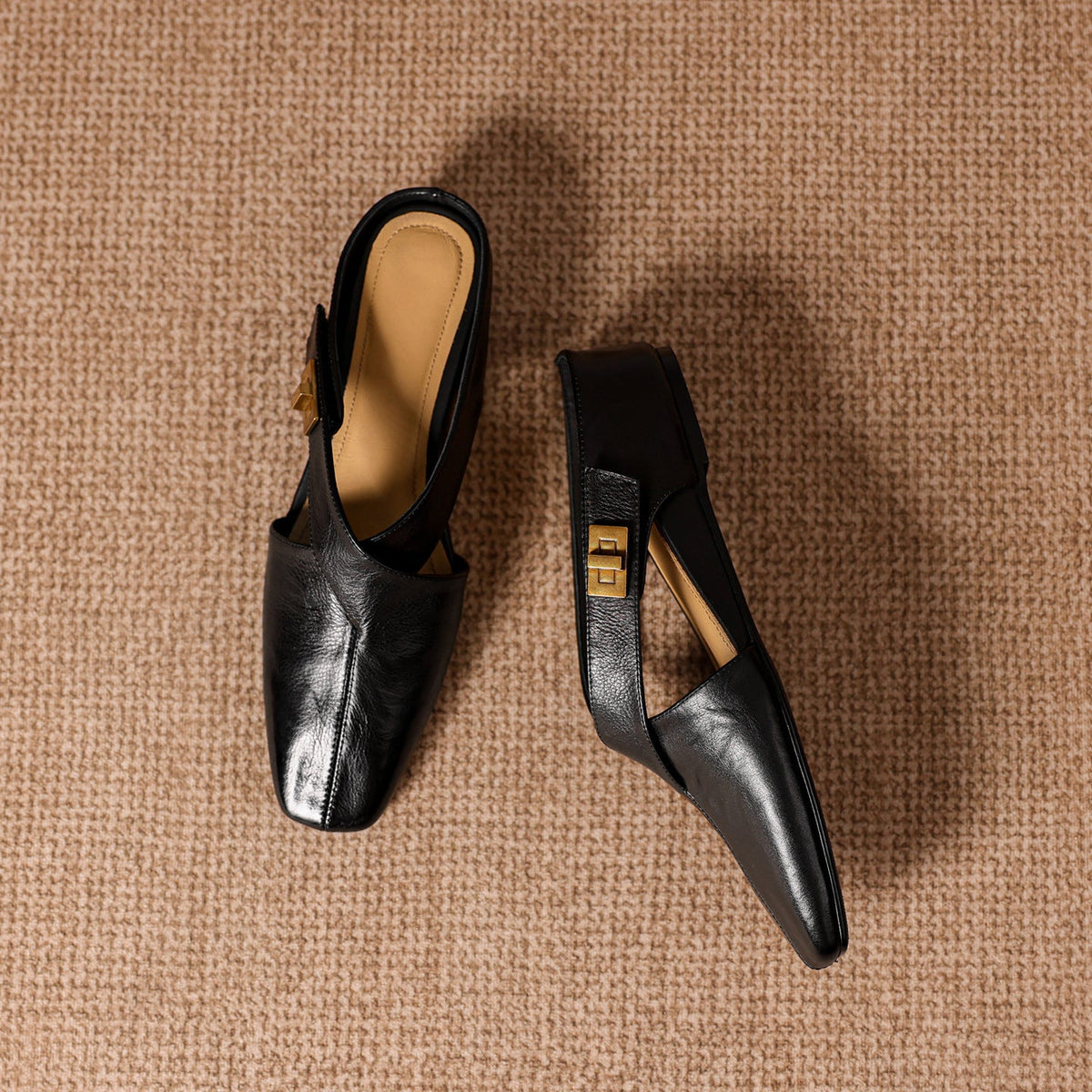 Delysa | Mules in vera pelle con fasce incrociate