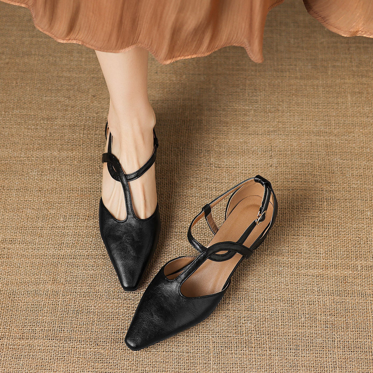 Mia | Scarpe in vera pelle con cinturino a T