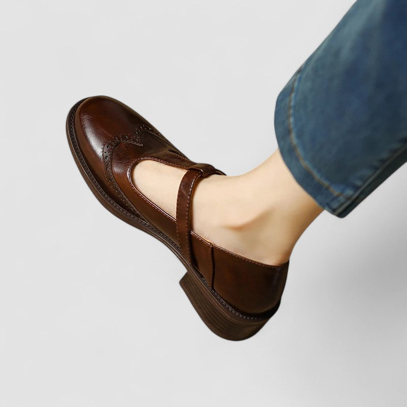 Margot | Scarpe con cinturino a T e traforature