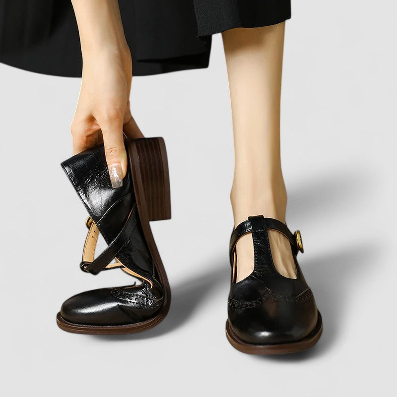 Margot | Scarpe con cinturino a T e traforature