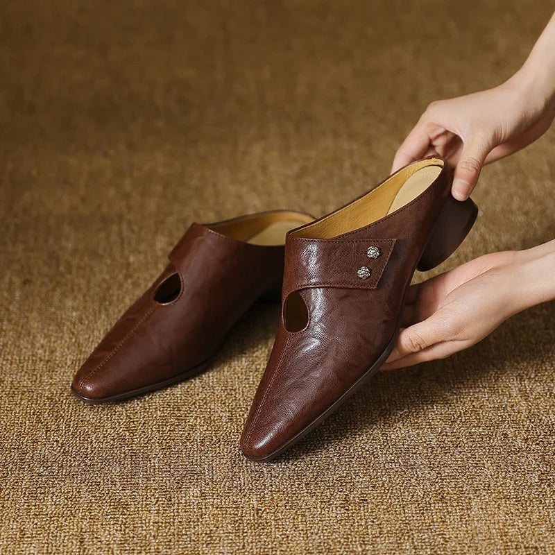 Olga | Mules in vera pelle con fascetta laterale