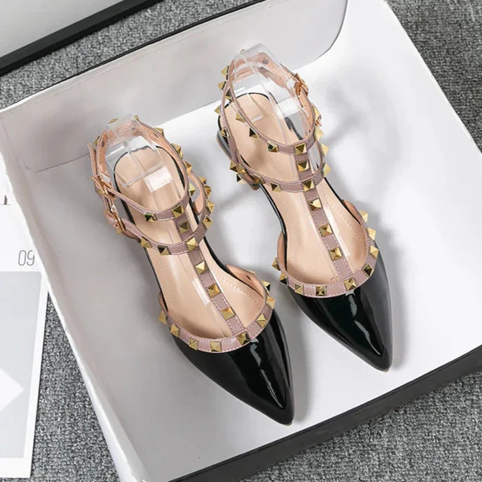Freja | Scarpe con cinturino e borchie