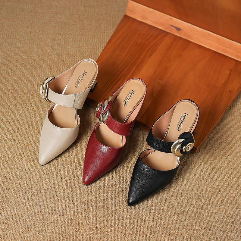 Pina | Mules in vera pelle con rosa applicata