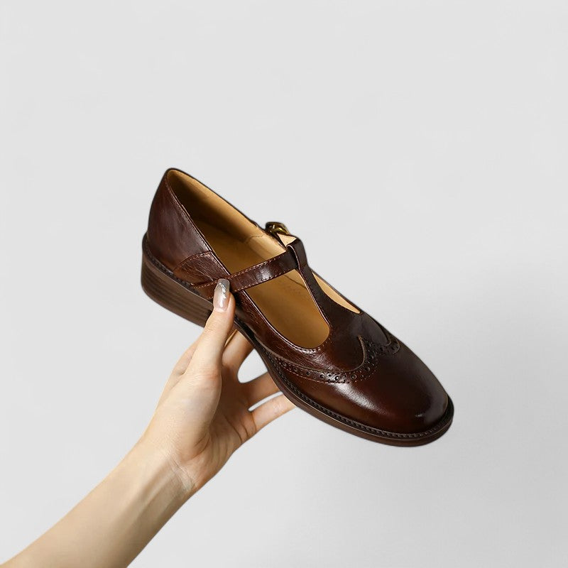 Margot | Scarpe con cinturino a T e traforature
