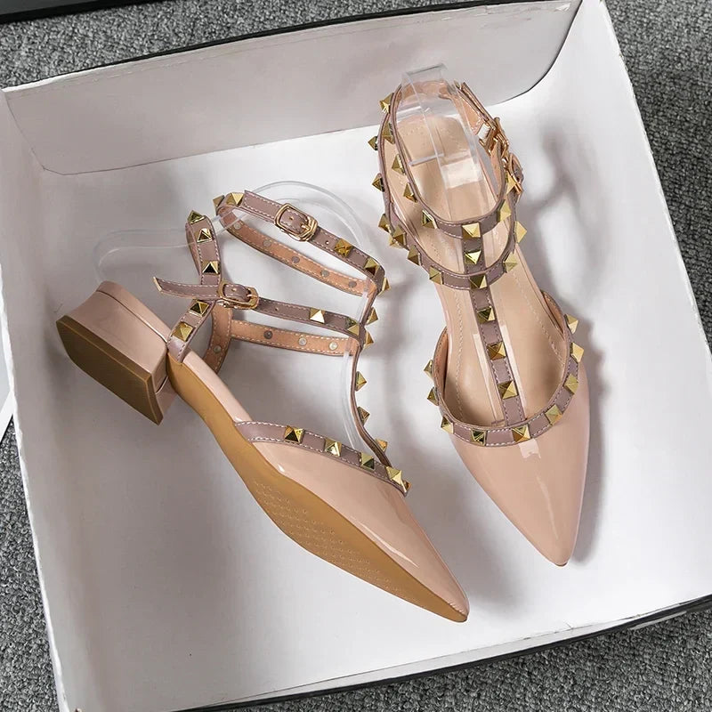 Freja | Scarpe con cinturino e borchie