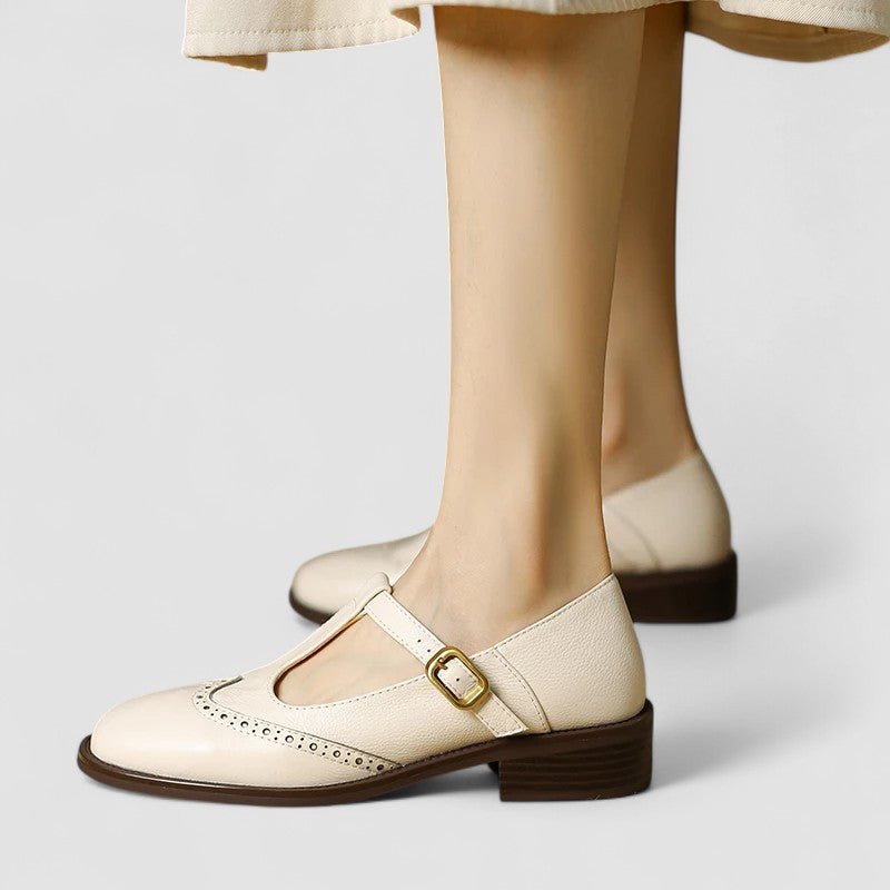 Margot | Scarpe con cinturino a T e traforature