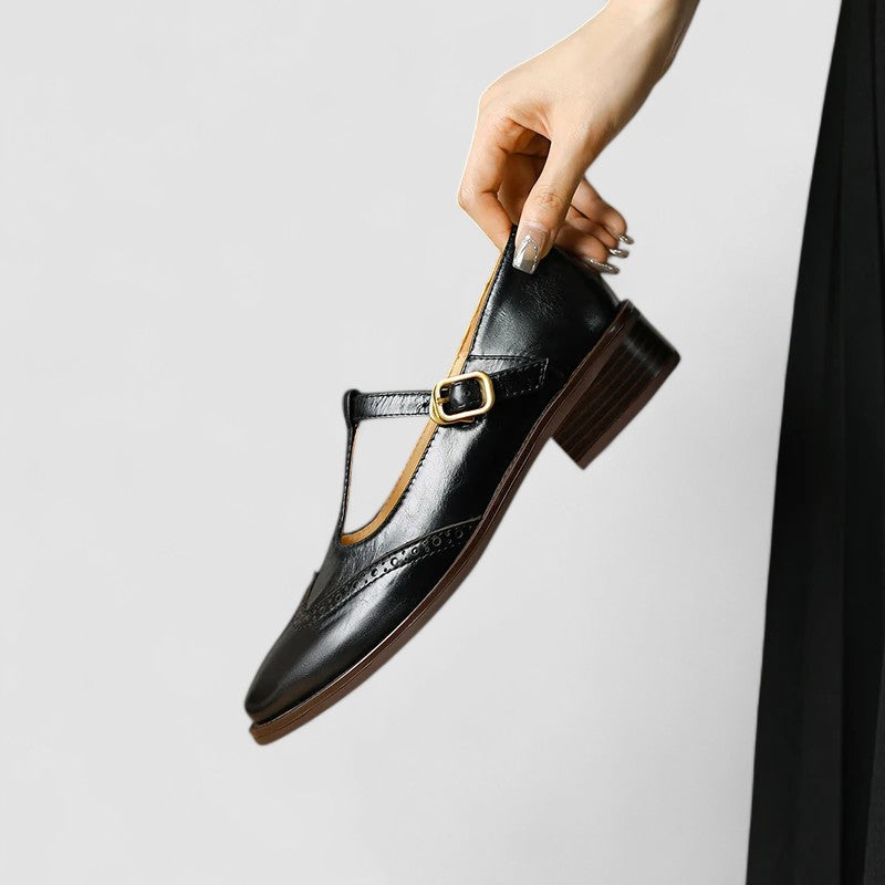 Margot | Scarpe con cinturino a T e traforature