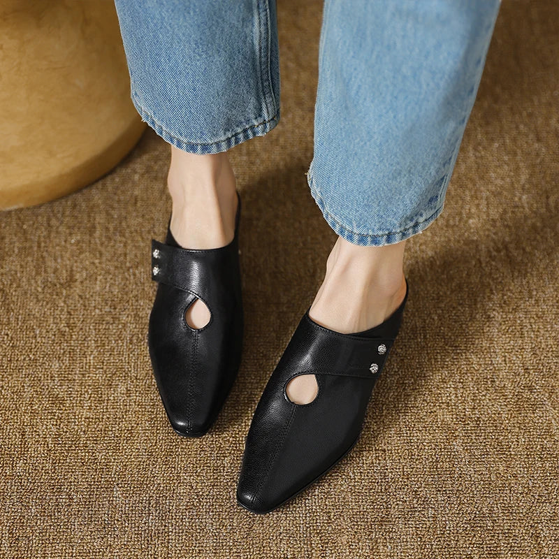 Olga | Mules in vera pelle con fascetta laterale
