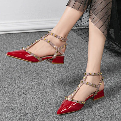 Freja | Scarpe con cinturino e borchie