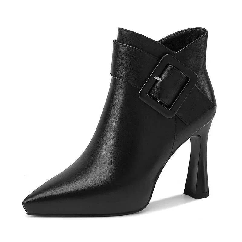 Aveline – Stivaletti con maxi fibbia