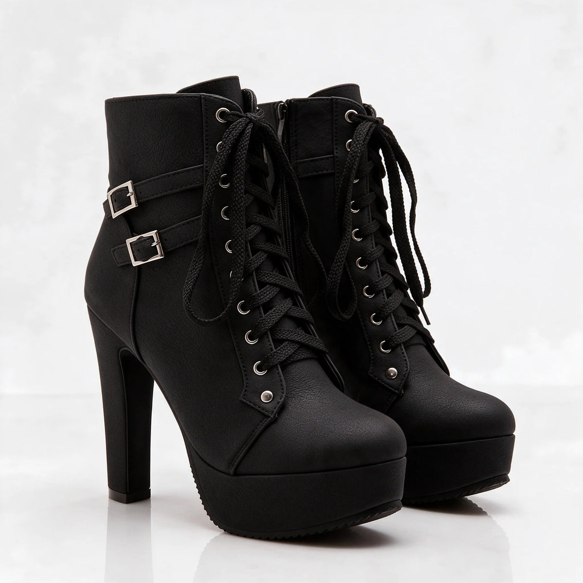 Brenley – Stivali stringati con plateau e fibbie