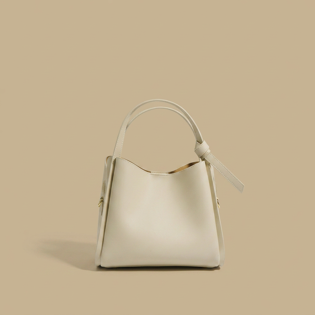 Bolso de Hombro con Hebilla Dorada
