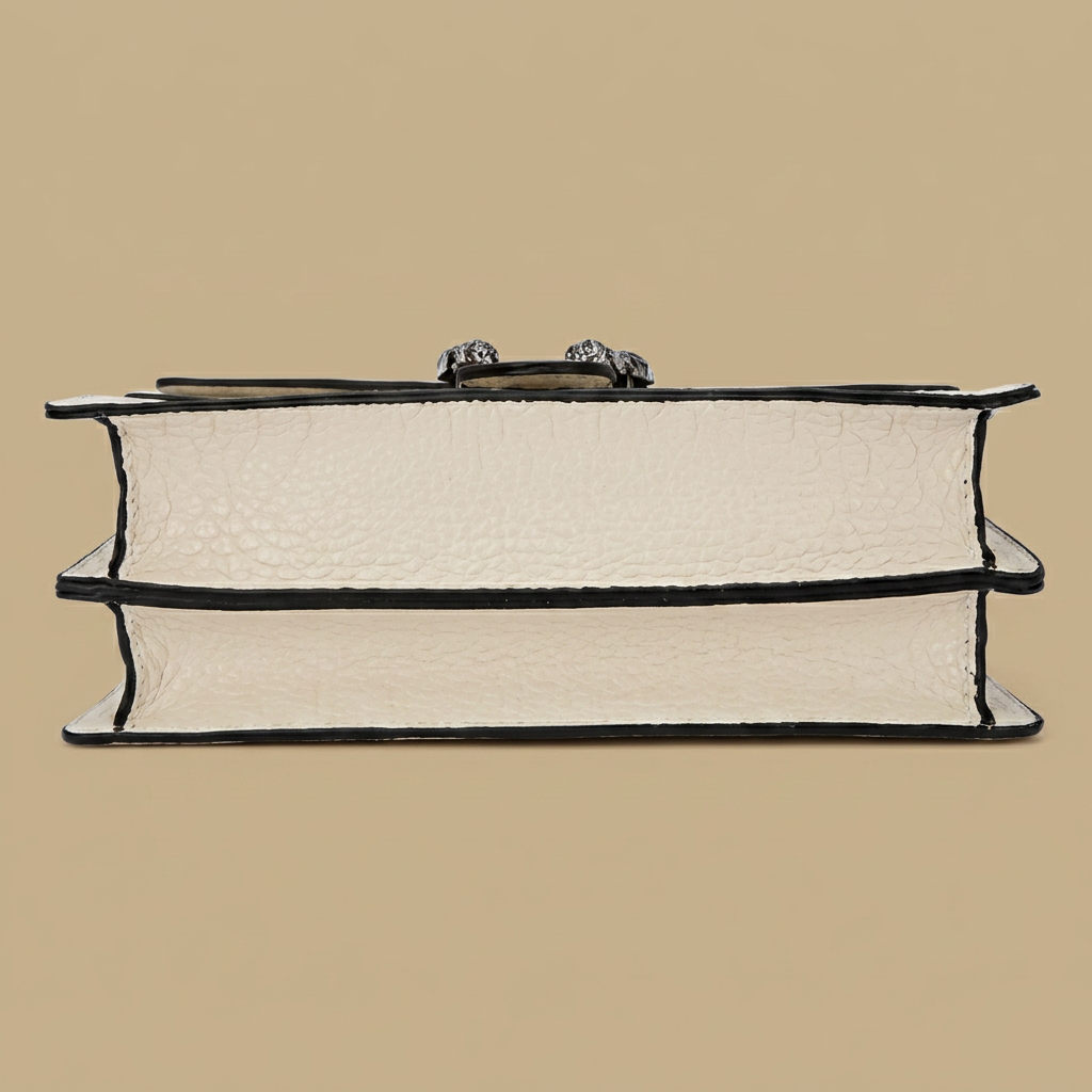 Bolso Cruzado con Solapa de Piel Grabada de Serpiente