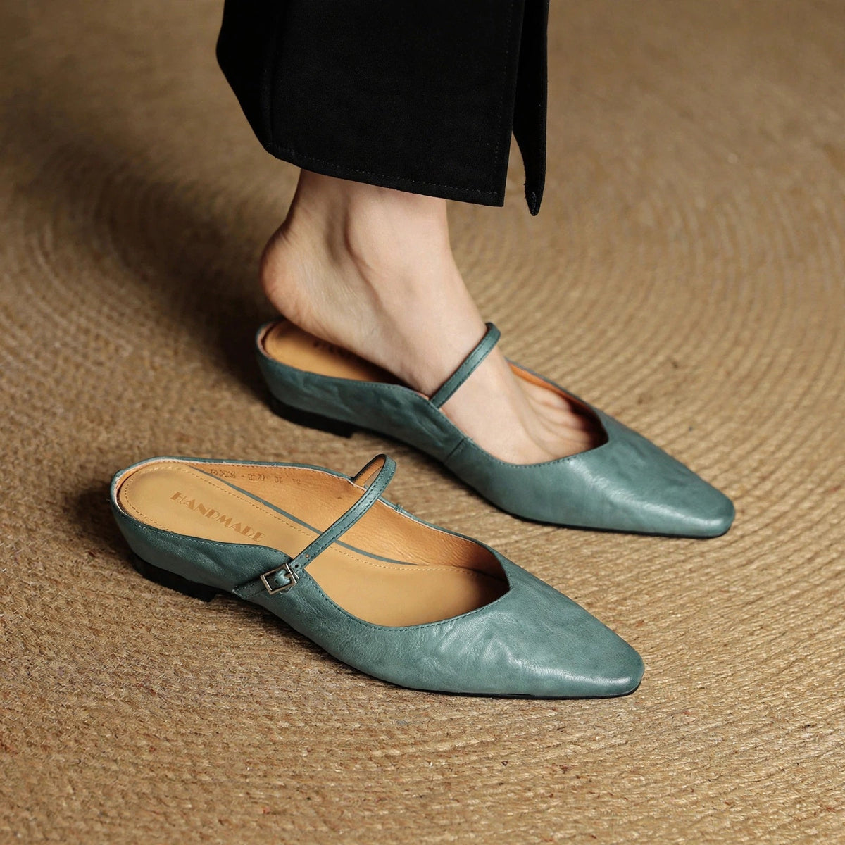 Thalia | Mules in vera pelle con cinturino