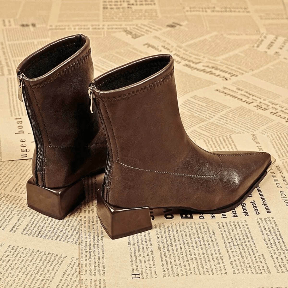 Aurelle – Stivaletti a punta con zip posteriore
