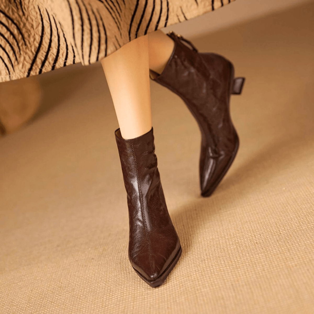 Bellora – Stivaletti minimal con tacco sagomato