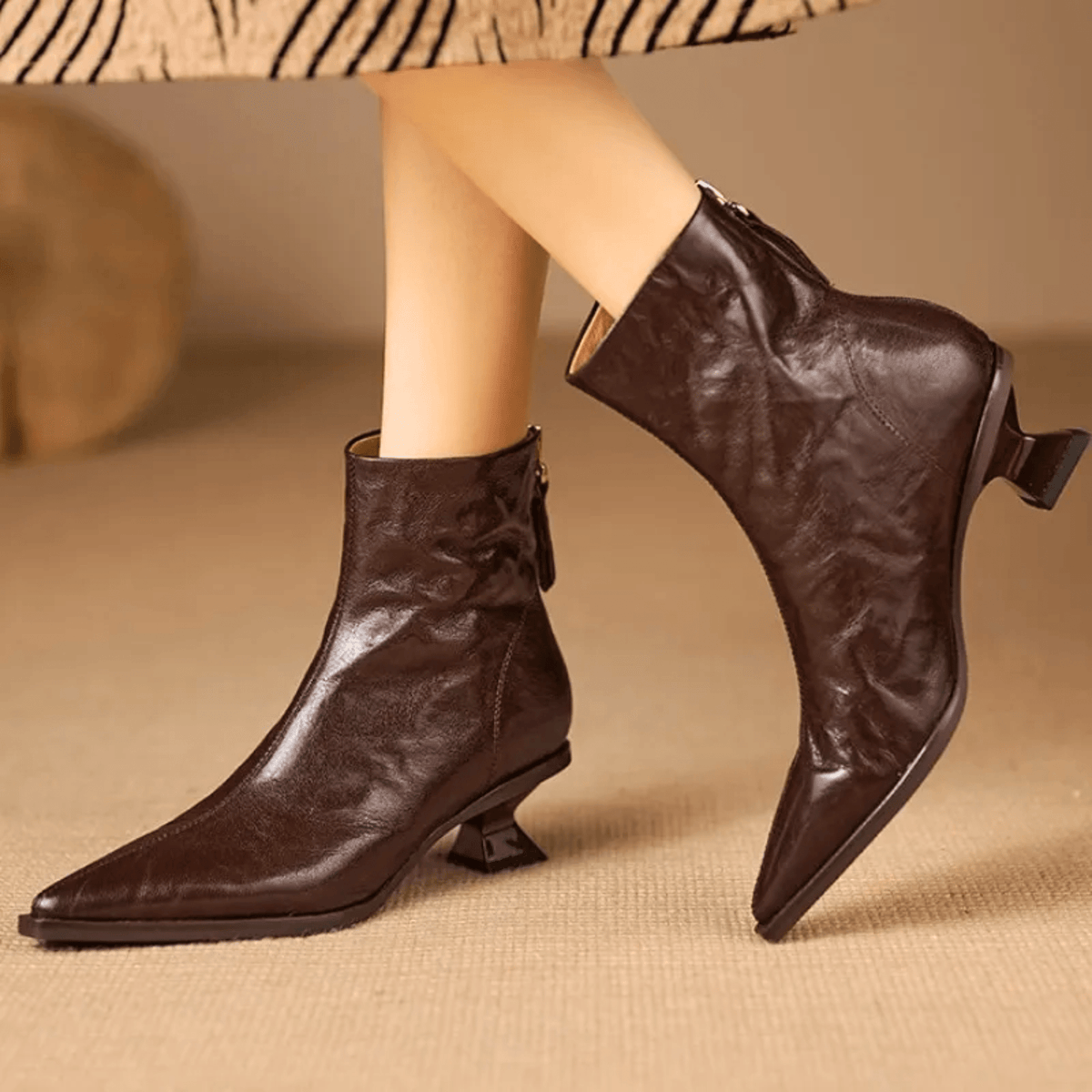 Bellora – Stivaletti minimal con tacco sagomato