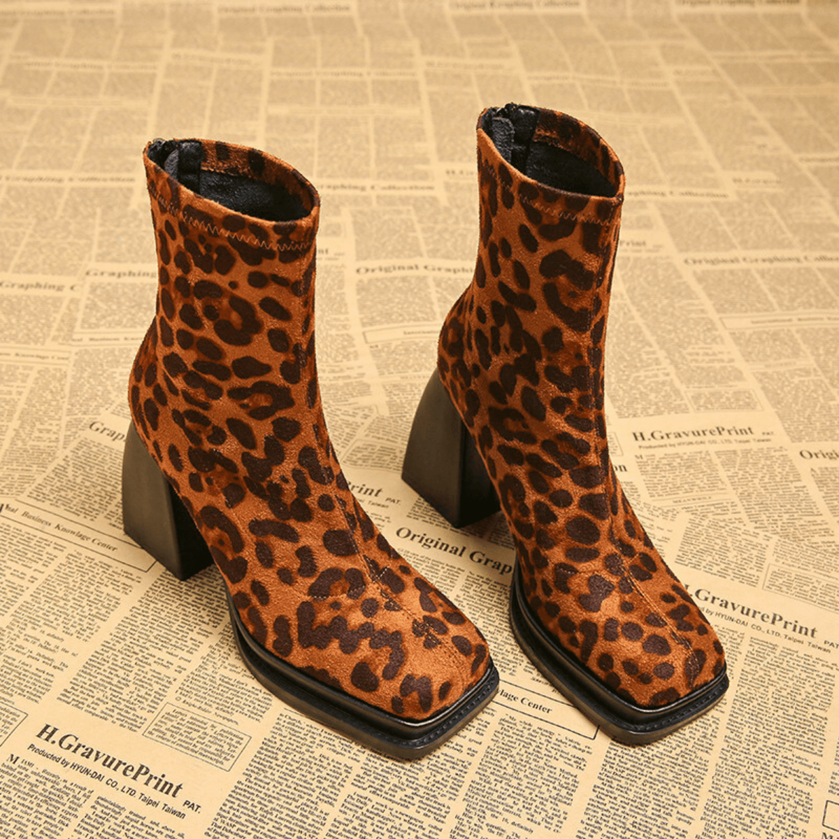 Calvera – Stivaletti leopardati effetto camoscio