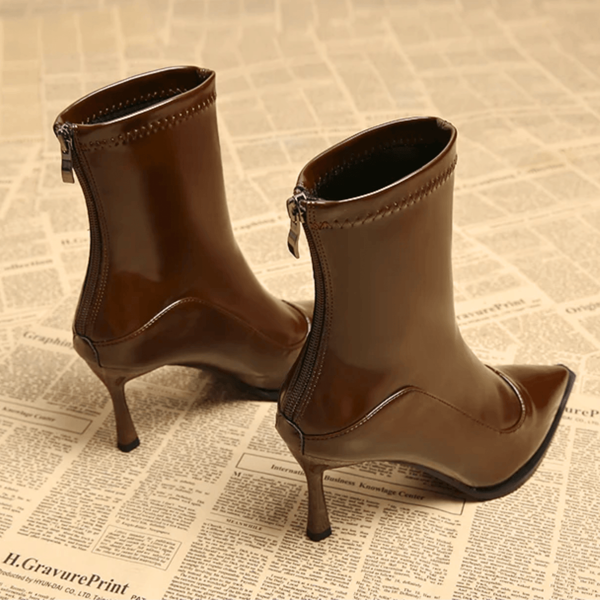Seraphine – Stivali a punta con cuciture decorative